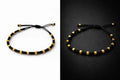 Brățară Neagră cu Detalii Aurii – Accesoriu Streetwear Minimal pentru Bărbați
